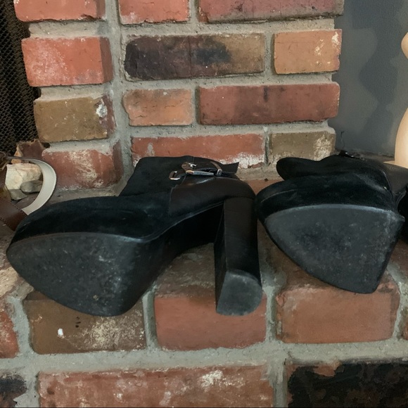 Leather Platform boots with buckle - Picture 6 of 6